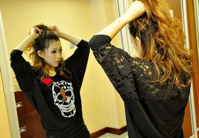 Exclusive Fashion Korean Women Skull Pattern Lace Batwing Sweater 