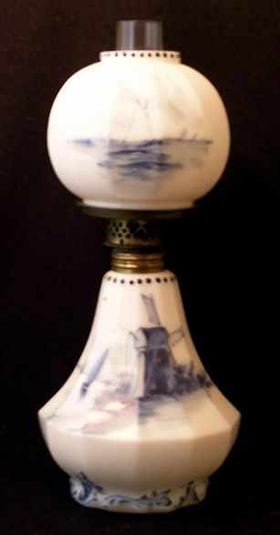 Mount Washington signed DELFT min. art glass oil lamp  