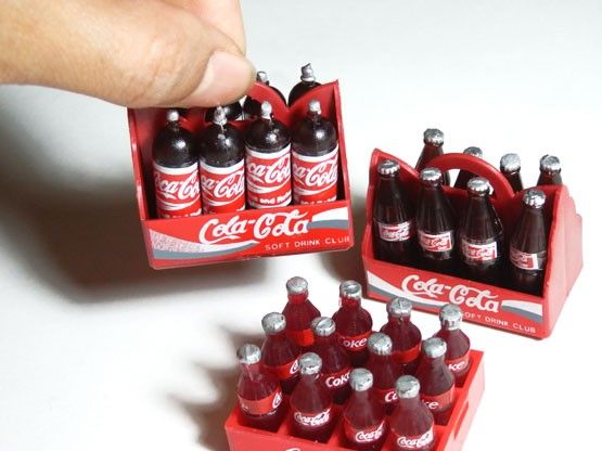 28 Bottles COCA COLA COKE Drink Soda Pop & 3 Tray Plastic Dollhouse 